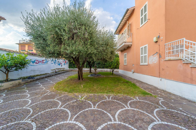 Villa in vendita a Roma Appio Claudio