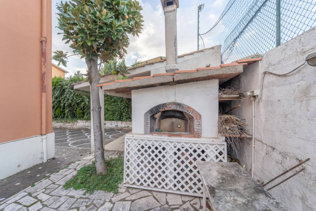 Villa in vendita a Roma Appio Claudio