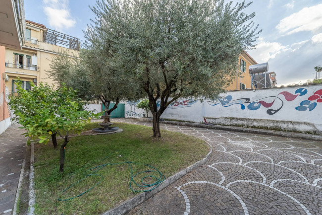 Villa in vendita a Roma Appio Claudio