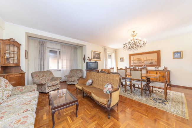 Appartamento in vendita a Roma Colli Albani