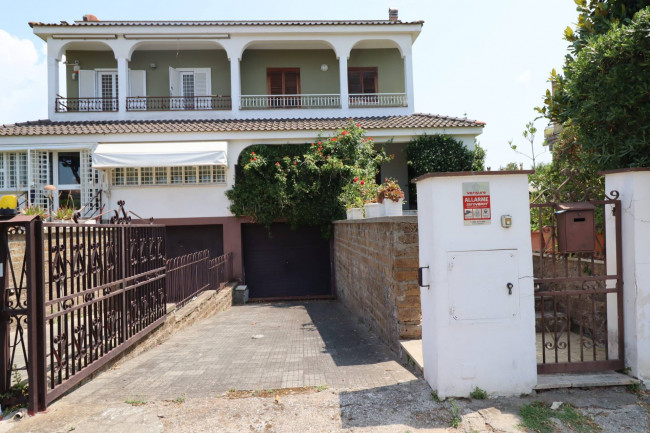 Villette a schiera in vendita a Anzio