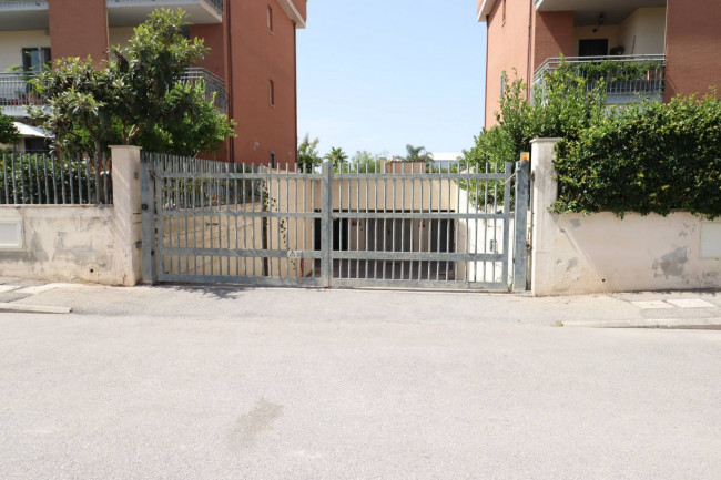 Box o garage in vendita a Nettuno