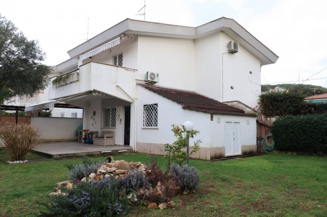 Villette a schiera in vendita a Anzio