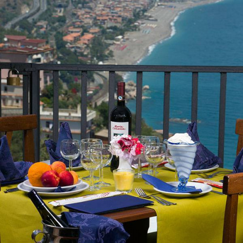 Attività  - Licenza in affitto a Taormina