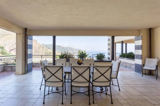 Appartamento in vendita a Taormina