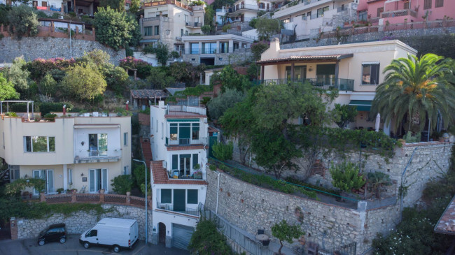 Detached Villa for sale in Taormina