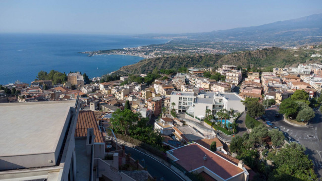 Detached Villa for sale in Taormina