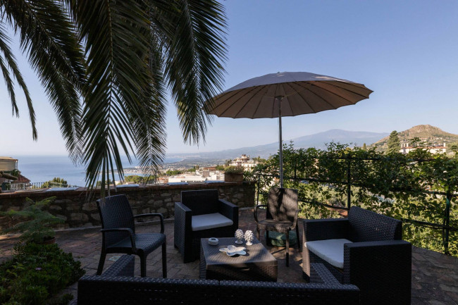 Detached Villa for sale in Taormina