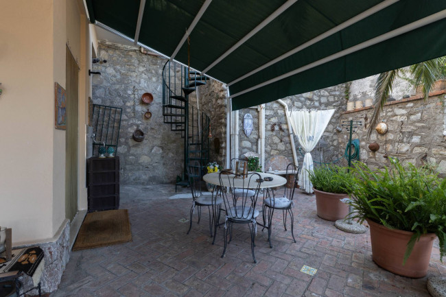 Detached Villa for sale in Taormina