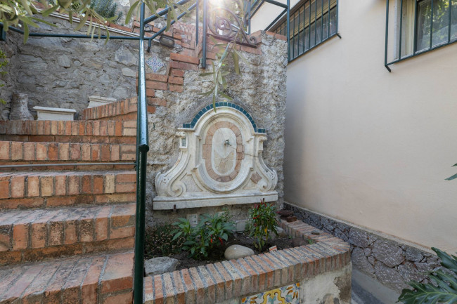 Detached Villa for sale in Taormina
