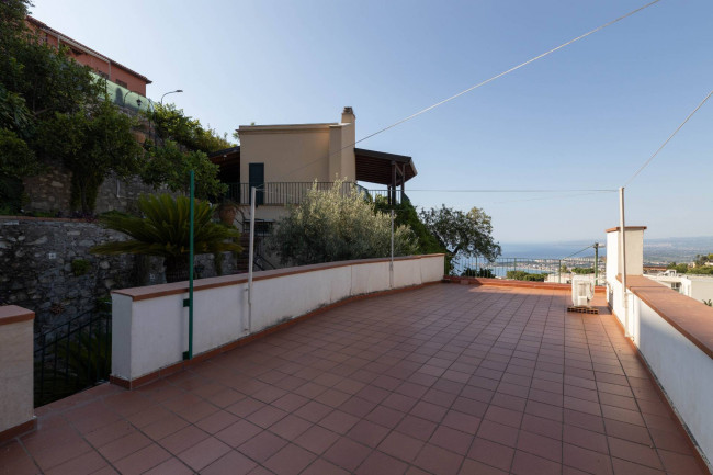 Detached Villa for sale in Taormina