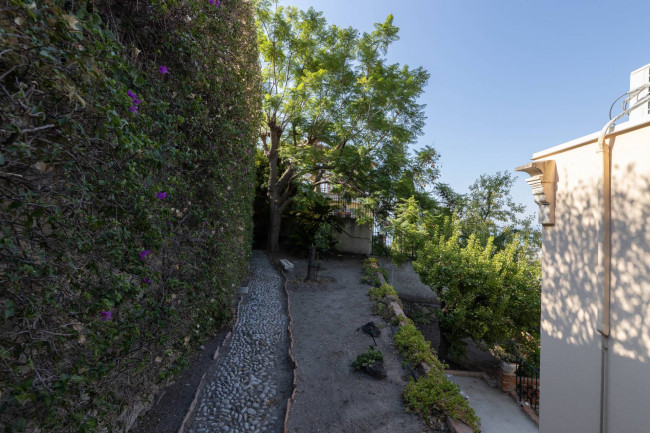 Detached Villa for sale in Taormina