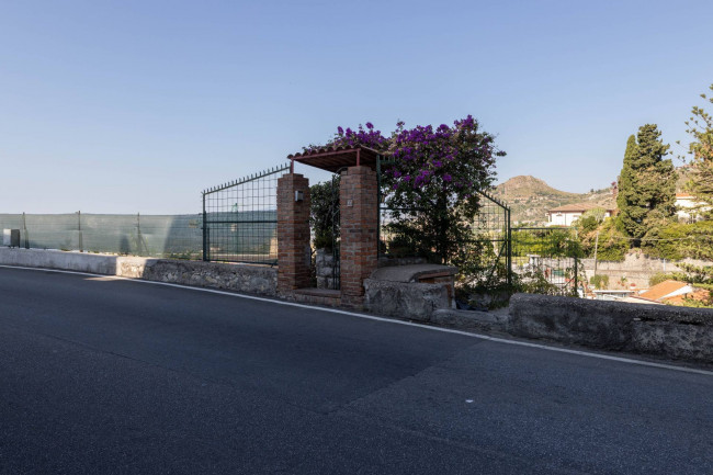 Detached Villa for sale in Taormina