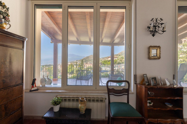 Detached Villa for sale in Taormina