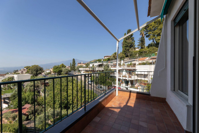 Detached Villa for sale in Taormina