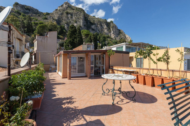 Palazzina/Stabile in vendita a Taormina