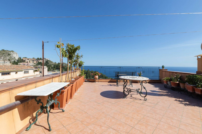 Palazzina/Stabile in vendita a Taormina