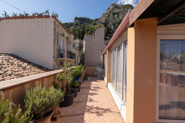 Palazzina/Stabile in vendita a Taormina