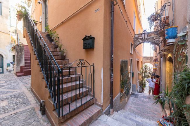 Palazzina/Stabile in vendita a Taormina