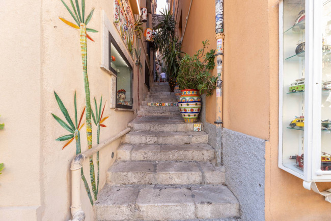 Palazzina/Stabile in vendita a Taormina