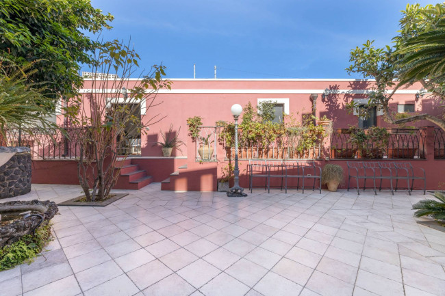 Porzione di villa in vendita a Letojanni