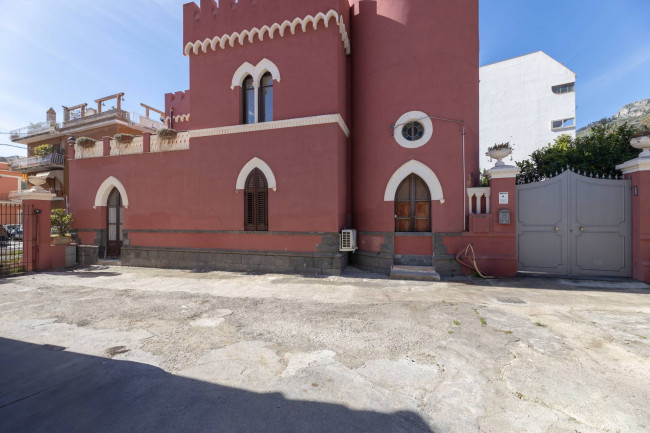 Porzione di villa in vendita a Letojanni
