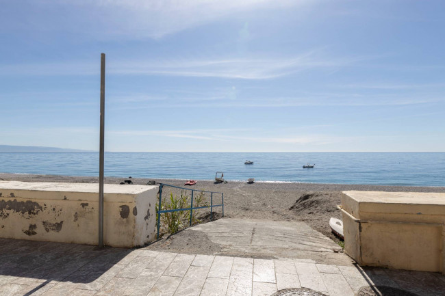 Porzione di villa in vendita a Letojanni