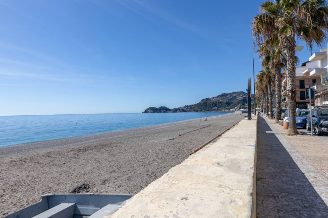Porzione di villa in vendita a Letojanni