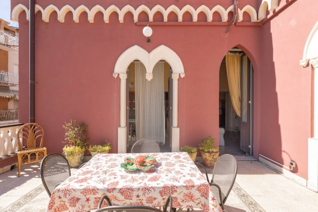 Porzione di villa in vendita a Letojanni