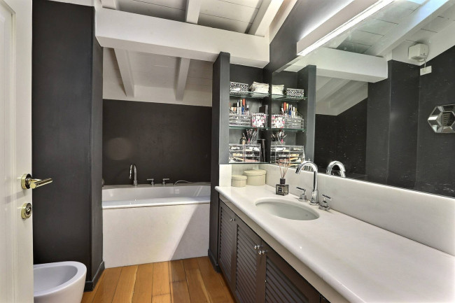 Appartamento in vendita a Pavia