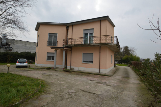 Villa in vendita a Campospinoso