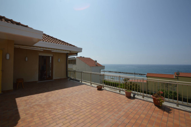 Appartamento in vendita a Santo Stefano al Mare