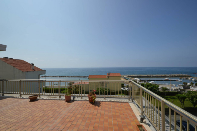 Appartamento in vendita a Santo Stefano al Mare