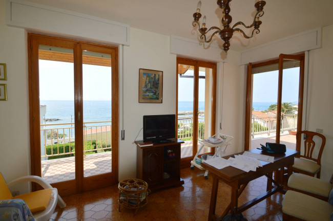 Appartamento in vendita a Santo Stefano al Mare