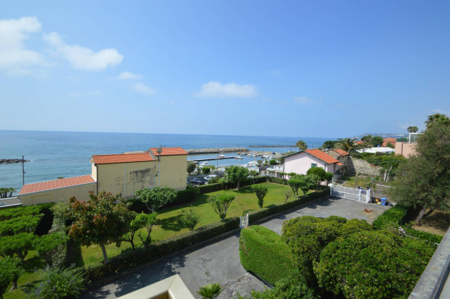 Appartamento in vendita a Santo Stefano al Mare