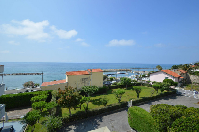 Appartamento in vendita a Santo Stefano al Mare