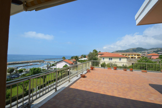 Appartamento in vendita a Santo Stefano al Mare