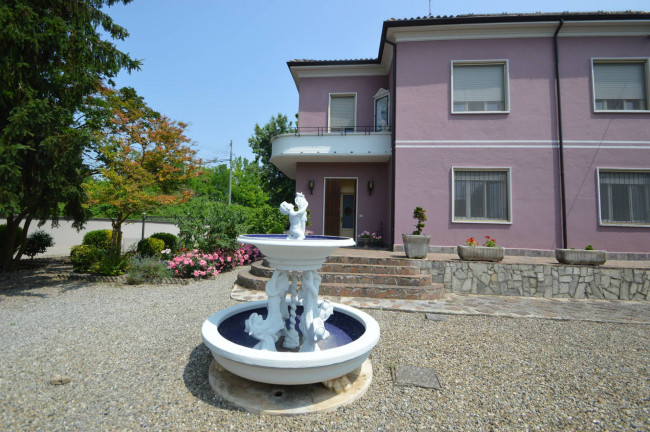 Villa in vendita a Bressana Bottarone