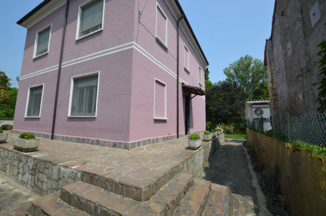 Villa in vendita a Bressana Bottarone
