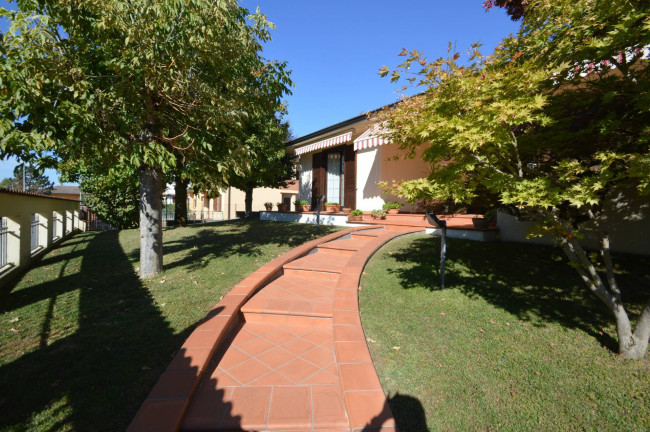 Villa in vendita a Sommo