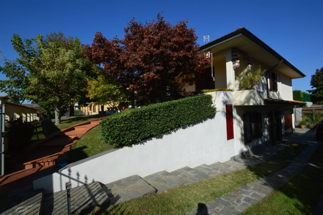 Villa in vendita a Sommo