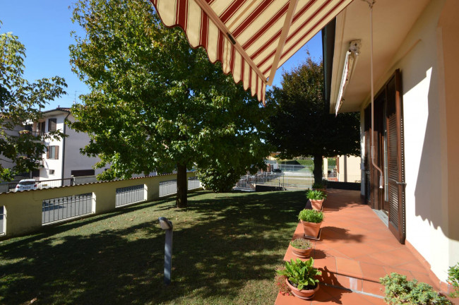 Villa in vendita a Sommo