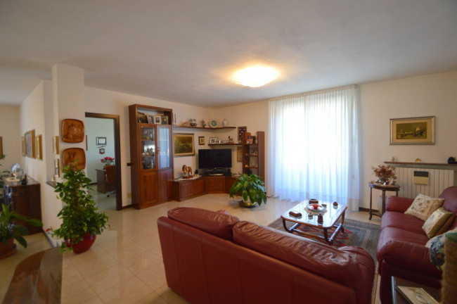 Villa in vendita a Sommo