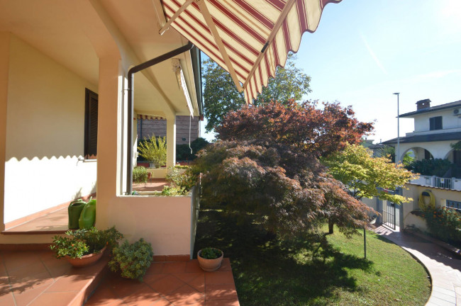 Villa in vendita a Sommo