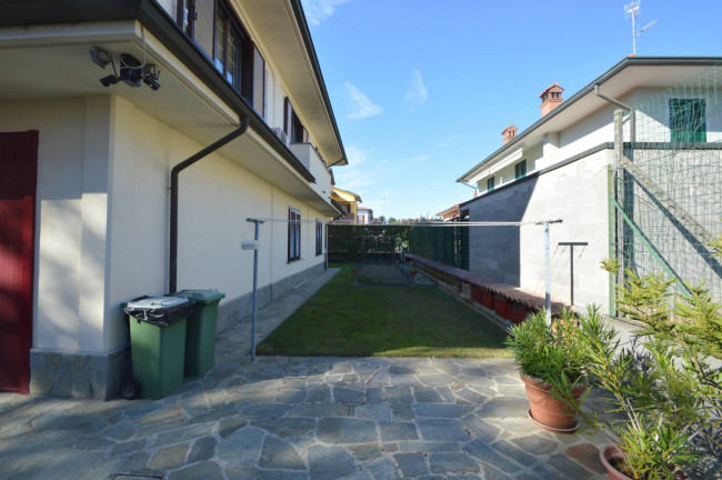 Villa in vendita a Sommo