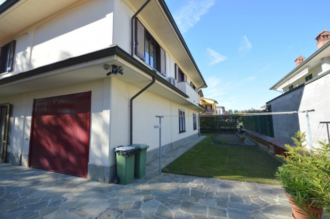 Villa in vendita a Sommo