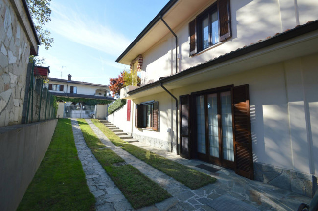 Villa in vendita a Sommo