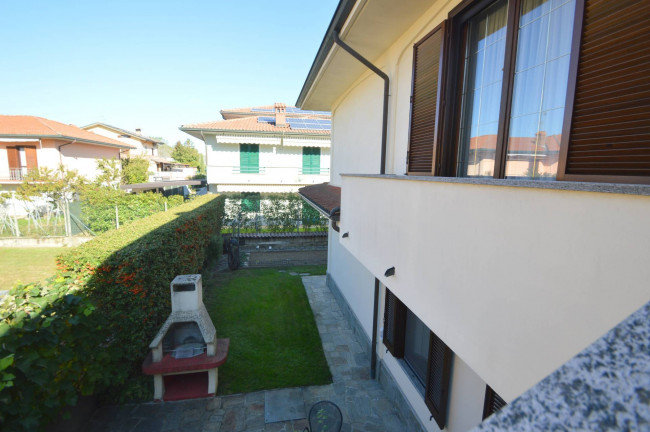 Villa in vendita a Sommo