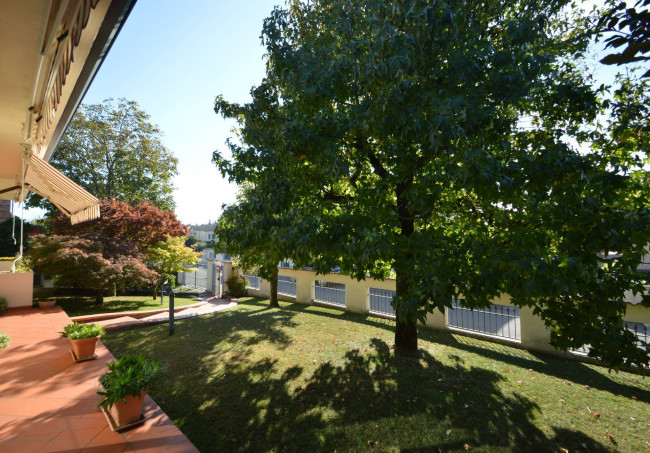 Villa in vendita a Sommo