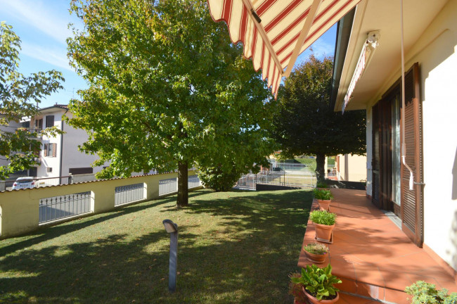 Villa in vendita a Sommo